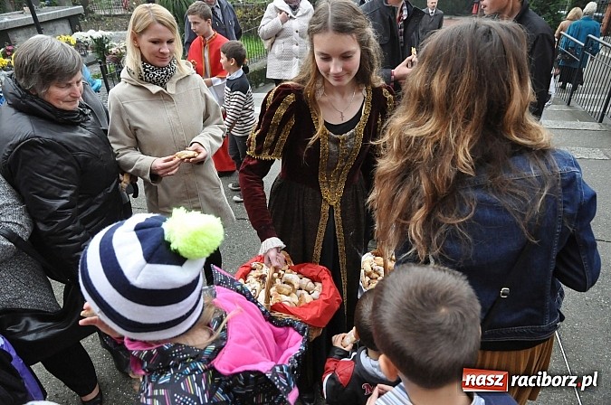 Zdjęcie w galerii na portalu naszraciborz.pl: Św. Marcin z Tours pojawił się dziś w Brzeziu wiadomości z regionu