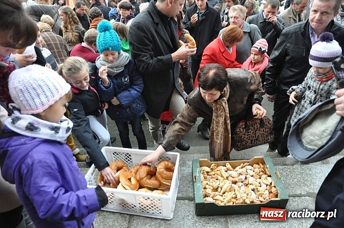 Zdjęcie w galerii na portalu naszraciborz.pl: Św. Marcin z Tours pojawił się dziś w Brzeziu wiadomości z regionu