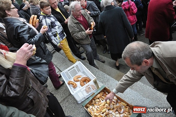 Zdjęcie w galerii na portalu naszraciborz.pl: Św. Marcin z Tours pojawił się dziś w Brzeziu wiadomości z regionu