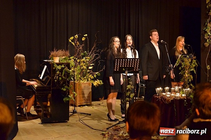 Zdjęcie w galerii na portalu naszraciborz.pl: Zaduszki poetyckie z Atlantydą w RCK  wiadomości z regionu