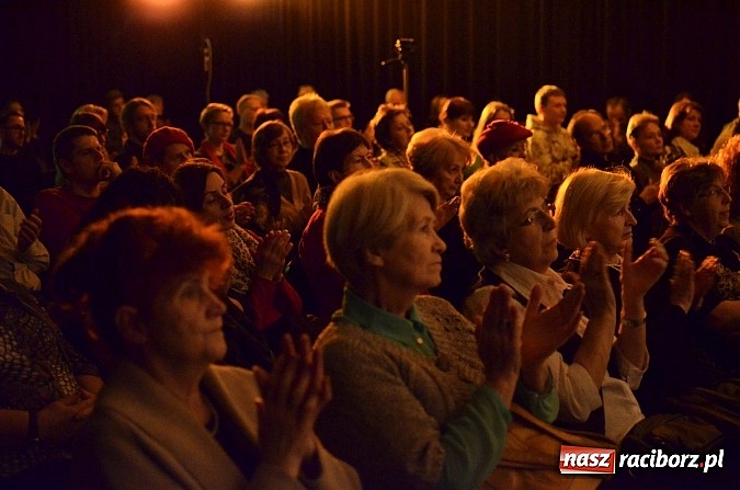 Zdjęcie w galerii na portalu naszraciborz.pl: Zaduszki poetyckie z Atlantydą w RCK  wiadomości z regionu