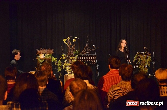 Zdjęcie w galerii na portalu naszraciborz.pl: Zaduszki poetyckie z Atlantydą w RCK  wiadomości z regionu