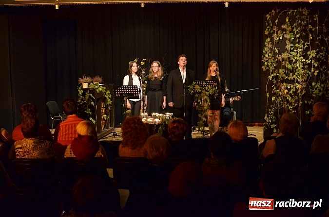 Zdjęcie w galerii na portalu naszraciborz.pl: Zaduszki poetyckie z Atlantydą w RCK  wiadomości z regionu