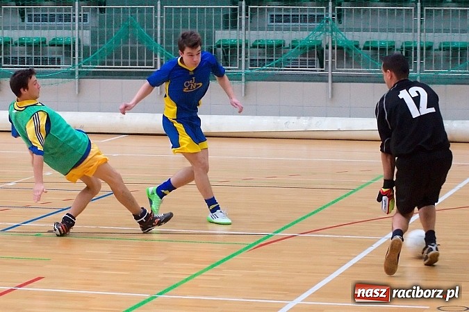 Zdjęcie w galerii na portalu naszraciborz.pl: Słaba inauguracja Feniksa. Nerwówka w starciu Tritli i Wychylylybymy wiadomości z regionu