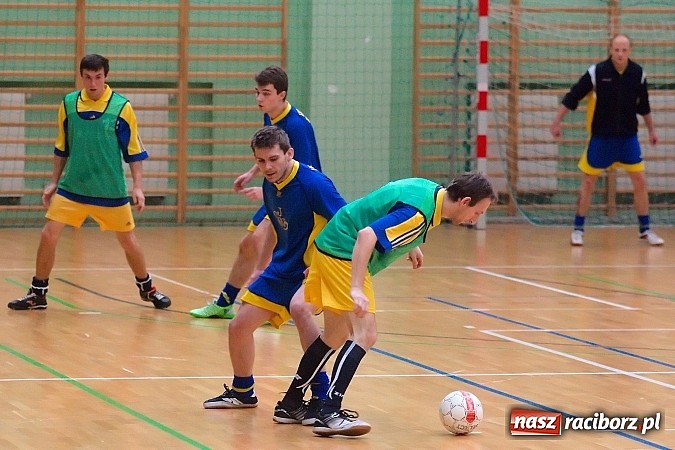 Zdjęcie w galerii na portalu naszraciborz.pl: Słaba inauguracja Feniksa. Nerwówka w starciu Tritli i Wychylylybymy wiadomości z regionu
