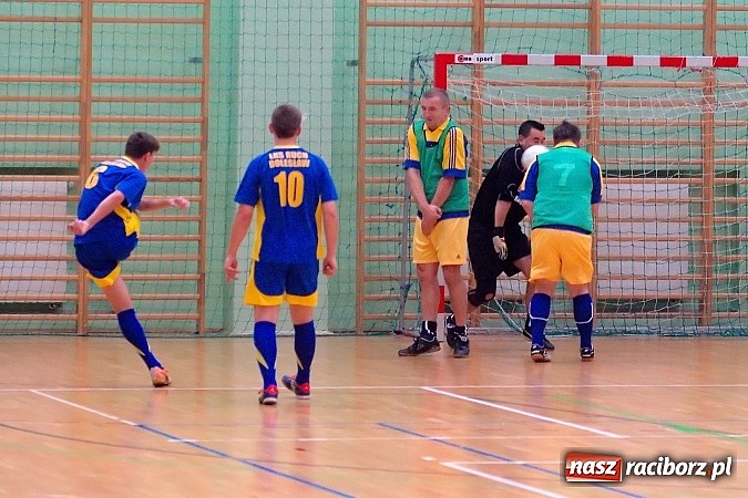 Zdjęcie w galerii na portalu naszraciborz.pl: Słaba inauguracja Feniksa. Nerwówka w starciu Tritli i Wychylylybymy wiadomości z regionu