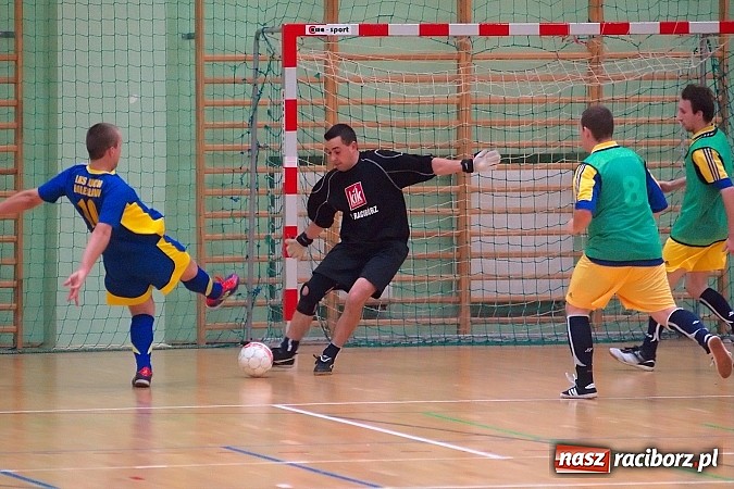 Zdjęcie w galerii na portalu naszraciborz.pl: Słaba inauguracja Feniksa. Nerwówka w starciu Tritli i Wychylylybymy wiadomości z regionu