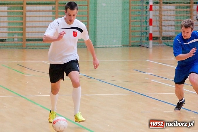 Zdjęcie w galerii na portalu naszraciborz.pl: Słaba inauguracja Feniksa. Nerwówka w starciu Tritli i Wychylylybymy wiadomości z regionu