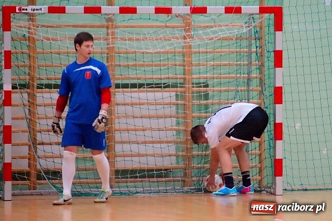 Zdjęcie w galerii na portalu naszraciborz.pl: Słaba inauguracja Feniksa. Nerwówka w starciu Tritli i Wychylylybymy wiadomości z regionu