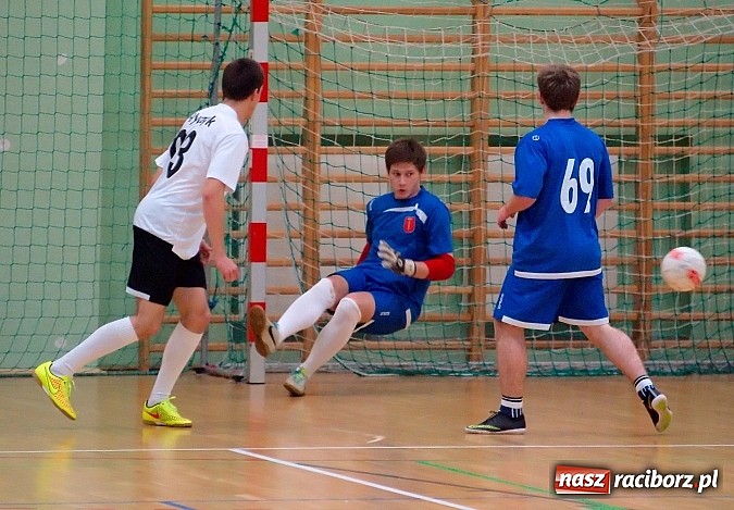 Zdjęcie w galerii na portalu naszraciborz.pl: Słaba inauguracja Feniksa. Nerwówka w starciu Tritli i Wychylylybymy wiadomości z regionu