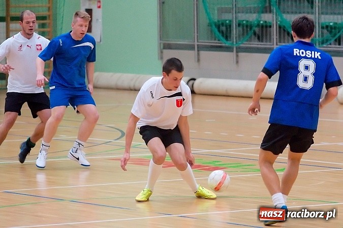 Zdjęcie w galerii na portalu naszraciborz.pl: Słaba inauguracja Feniksa. Nerwówka w starciu Tritli i Wychylylybymy wiadomości z regionu