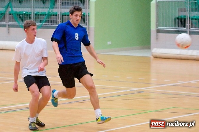 Zdjęcie w galerii na portalu naszraciborz.pl: Słaba inauguracja Feniksa. Nerwówka w starciu Tritli i Wychylylybymy wiadomości z regionu