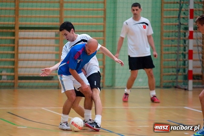 Zdjęcie w galerii na portalu naszraciborz.pl: Słaba inauguracja Feniksa. Nerwówka w starciu Tritli i Wychylylybymy wiadomości z regionu