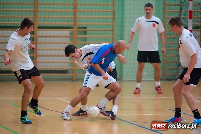 Zdjęcie w galerii na portalu naszraciborz.pl: Słaba inauguracja Feniksa. Nerwówka w starciu Tritli i Wychylylybymy wiadomości z regionu