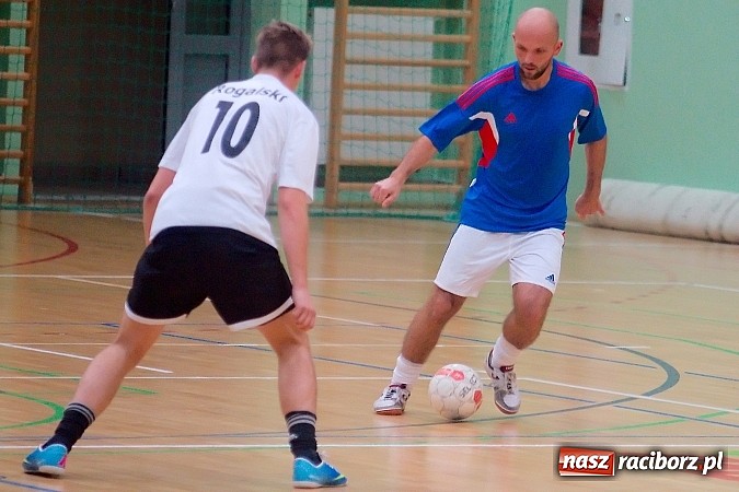 Zdjęcie w galerii na portalu naszraciborz.pl: Słaba inauguracja Feniksa. Nerwówka w starciu Tritli i Wychylylybymy wiadomości z regionu