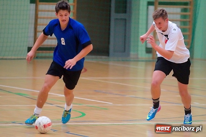 Zdjęcie w galerii na portalu naszraciborz.pl: Słaba inauguracja Feniksa. Nerwówka w starciu Tritli i Wychylylybymy wiadomości z regionu