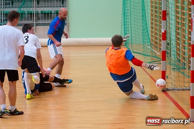 Zdjęcie w galerii na portalu naszraciborz.pl: Słaba inauguracja Feniksa. Nerwówka w starciu Tritli i Wychylylybymy wiadomości z regionu