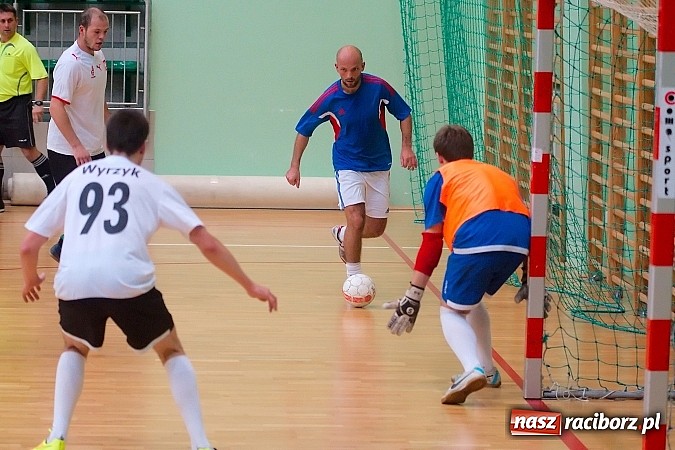 Zdjęcie w galerii na portalu naszraciborz.pl: Słaba inauguracja Feniksa. Nerwówka w starciu Tritli i Wychylylybymy wiadomości z regionu