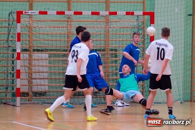 Zdjęcie w galerii na portalu naszraciborz.pl: Słaba inauguracja Feniksa. Nerwówka w starciu Tritli i Wychylylybymy wiadomości z regionu