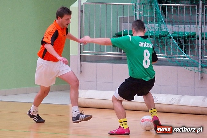 Zdjęcie w galerii na portalu naszraciborz.pl: Słaba inauguracja Feniksa. Nerwówka w starciu Tritli i Wychylylybymy wiadomości z regionu