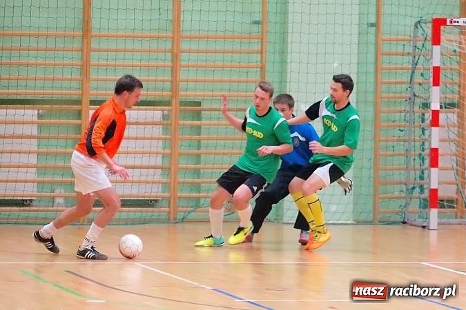 Zdjęcie w galerii na portalu naszraciborz.pl: Słaba inauguracja Feniksa. Nerwówka w starciu Tritli i Wychylylybymy wiadomości z regionu