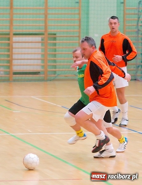 Zdjęcie w galerii na portalu naszraciborz.pl: Słaba inauguracja Feniksa. Nerwówka w starciu Tritli i Wychylylybymy wiadomości z regionu