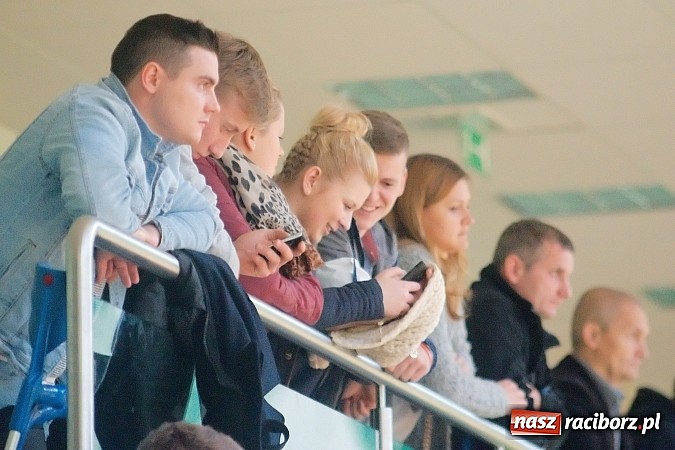 Zdjęcie w galerii na portalu naszraciborz.pl: Słaba inauguracja Feniksa. Nerwówka w starciu Tritli i Wychylylybymy wiadomości z regionu