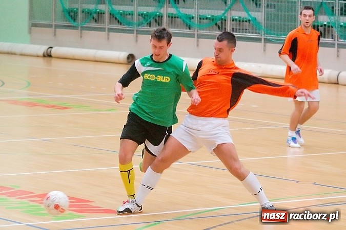 Zdjęcie w galerii na portalu naszraciborz.pl: Słaba inauguracja Feniksa. Nerwówka w starciu Tritli i Wychylylybymy wiadomości z regionu