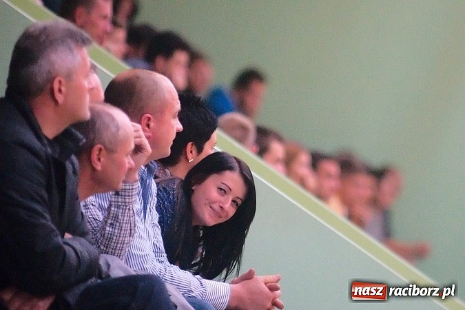 Zdjęcie w galerii na portalu naszraciborz.pl: Słaba inauguracja Feniksa. Nerwówka w starciu Tritli i Wychylylybymy wiadomości z regionu