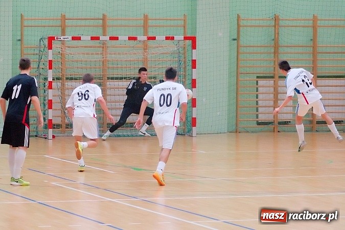 Zdjęcie w galerii na portalu naszraciborz.pl: Słaba inauguracja Feniksa. Nerwówka w starciu Tritli i Wychylylybymy wiadomości z regionu