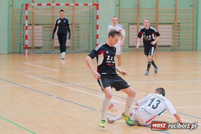 Zdjęcie w galerii na portalu naszraciborz.pl: Słaba inauguracja Feniksa. Nerwówka w starciu Tritli i Wychylylybymy wiadomości z regionu