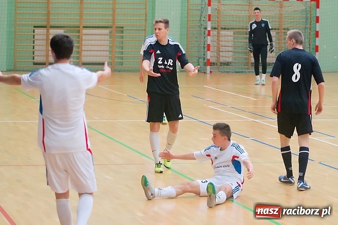 Zdjęcie w galerii na portalu naszraciborz.pl: Słaba inauguracja Feniksa. Nerwówka w starciu Tritli i Wychylylybymy wiadomości z regionu