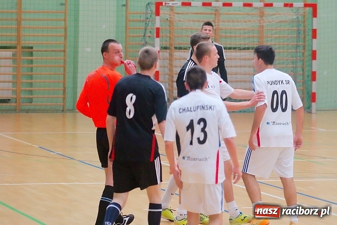 Zdjęcie w galerii na portalu naszraciborz.pl: Słaba inauguracja Feniksa. Nerwówka w starciu Tritli i Wychylylybymy wiadomości z regionu