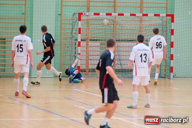 Zdjęcie w galerii na portalu naszraciborz.pl: Słaba inauguracja Feniksa. Nerwówka w starciu Tritli i Wychylylybymy wiadomości z regionu