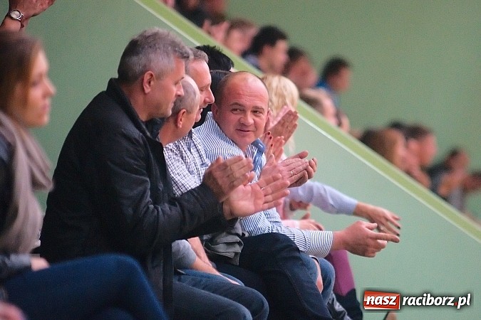 Zdjęcie w galerii na portalu naszraciborz.pl: Słaba inauguracja Feniksa. Nerwówka w starciu Tritli i Wychylylybymy wiadomości z regionu