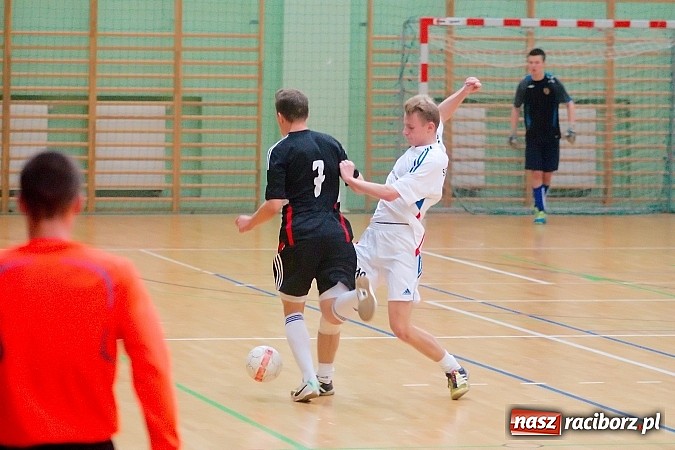 Zdjęcie w galerii na portalu naszraciborz.pl: Słaba inauguracja Feniksa. Nerwówka w starciu Tritli i Wychylylybymy wiadomości z regionu