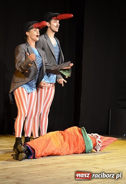 Zdjęcie w galerii na portalu naszraciborz.pl: Pchła Szachrajka bawiła dzieci w raciborskiej Strzesze wiadomości z regionu