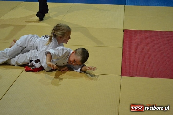 Zdjęcie w galerii na portalu naszraciborz.pl: Udany start najmłodszych Łamatorów wiadomości z regionu