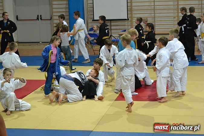 Zdjęcie w galerii na portalu naszraciborz.pl: Udany start najmłodszych Łamatorów wiadomości z regionu