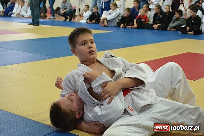 Zdjęcie w galerii na portalu naszraciborz.pl: Udany start najmłodszych Łamatorów wiadomości z regionu