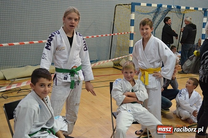 Zdjęcie w galerii na portalu naszraciborz.pl: Udany start najmłodszych Łamatorów wiadomości z regionu