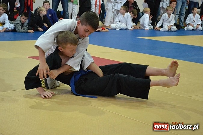 Zdjęcie w galerii na portalu naszraciborz.pl: Udany start najmłodszych Łamatorów wiadomości z regionu