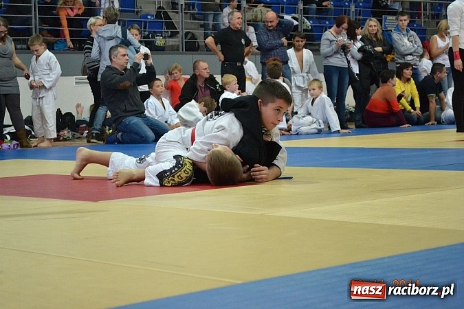 Zdjęcie w galerii na portalu naszraciborz.pl: Udany start najmłodszych Łamatorów wiadomości z regionu