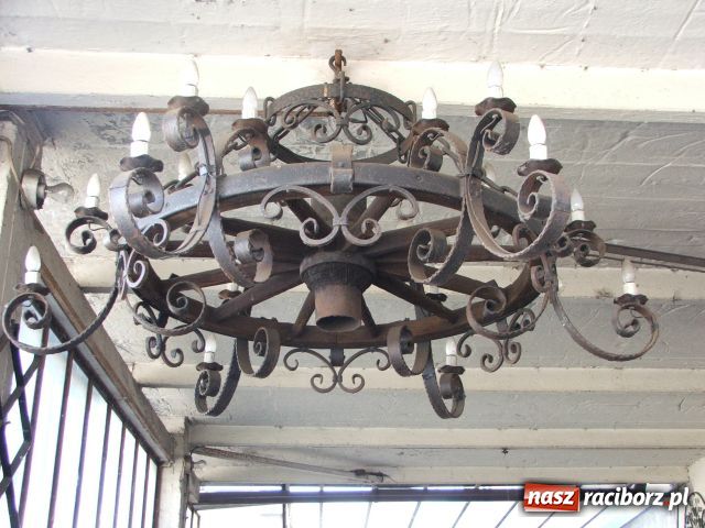 Zdjęcie w galerii na portalu naszraciborz.pl: Majstrowa młotem wywija wiadomości z regionu