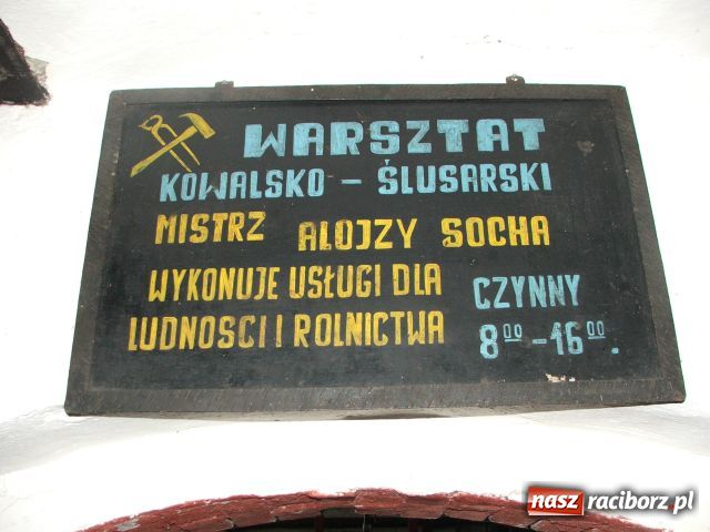 Zdjęcie w galerii na portalu naszraciborz.pl: Majstrowa młotem wywija wiadomości z regionu