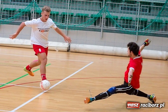 Zdjęcie w galerii na portalu naszraciborz.pl: Pędzące Byki nie sprostały Harpaganom wiadomości z regionu