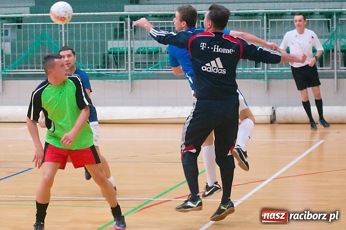 Zdjęcie w galerii na portalu naszraciborz.pl: Pędzące Byki nie sprostały Harpaganom wiadomości z regionu