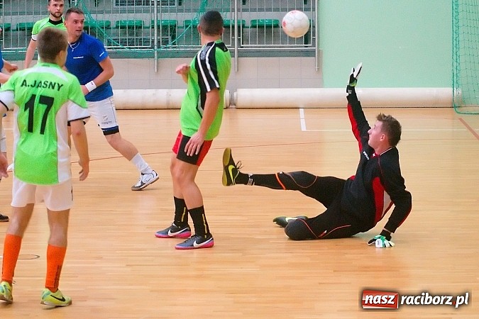 Zdjęcie w galerii na portalu naszraciborz.pl: Pędzące Byki nie sprostały Harpaganom wiadomości z regionu