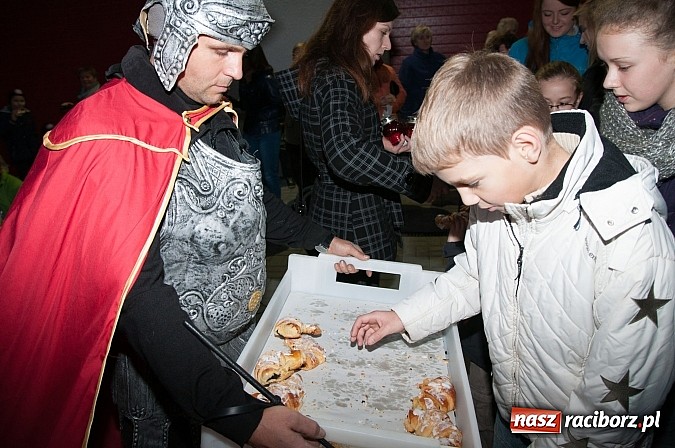 Zdjęcie w galerii na portalu naszraciborz.pl: O tym, jak święty  Marcin do Floriana świętego w Markowicach zajechał… wiadomości z regionu