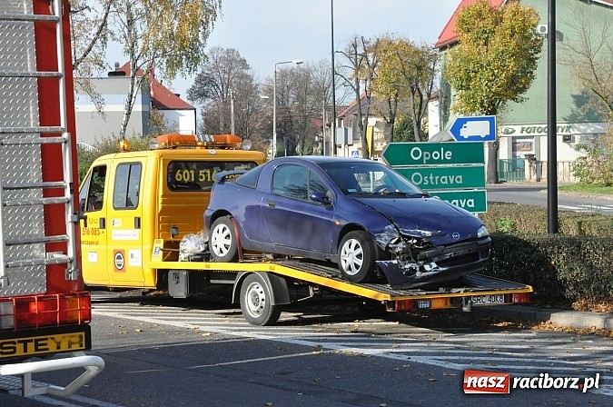 Zdjęcie w galerii na portalu naszraciborz.pl: Kierująca oplem tigrą wymusiła pierwszeństwo i wjechała w seata wiadomości z regionu